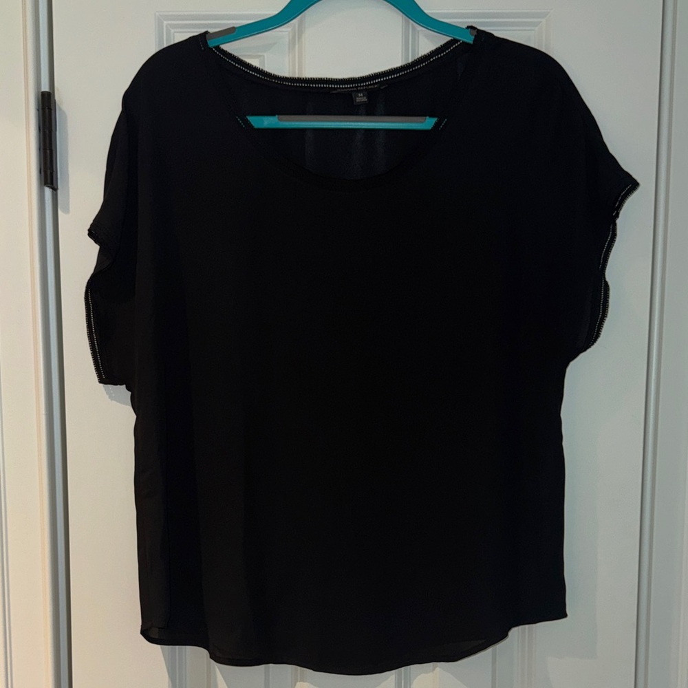 Banana Republic Black Short-Sleeve Scoop Neck Blouse